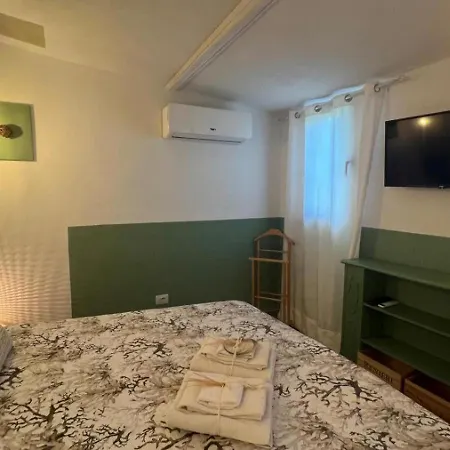 Mia House- Seaside With Garden Дом отдыха