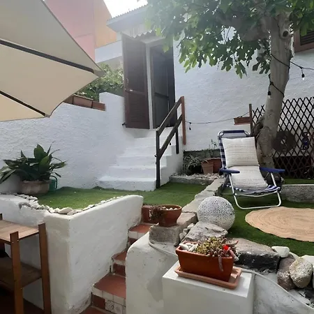 Mia House- Seaside With Garden Дом отдыха Санта-Тереза-Галлура