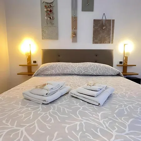 Mia House- Seaside With Garden