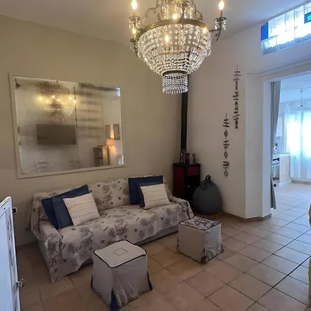 Mia House- Seaside With Garden Дом отдыха