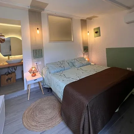 Mia House- Seaside With Garden *