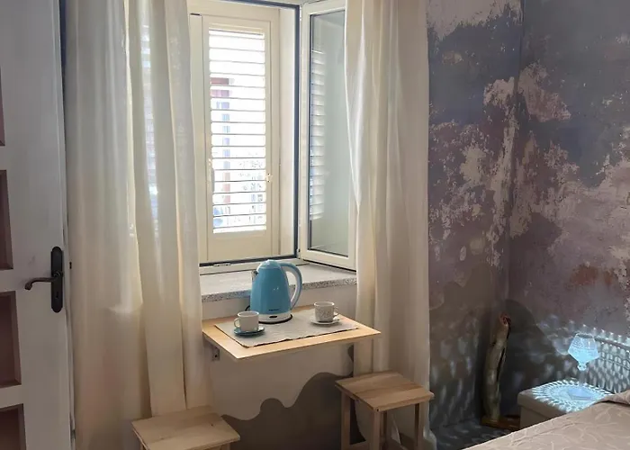 Mia House- Seaside With Garden * 圣特雷莎加卢拉